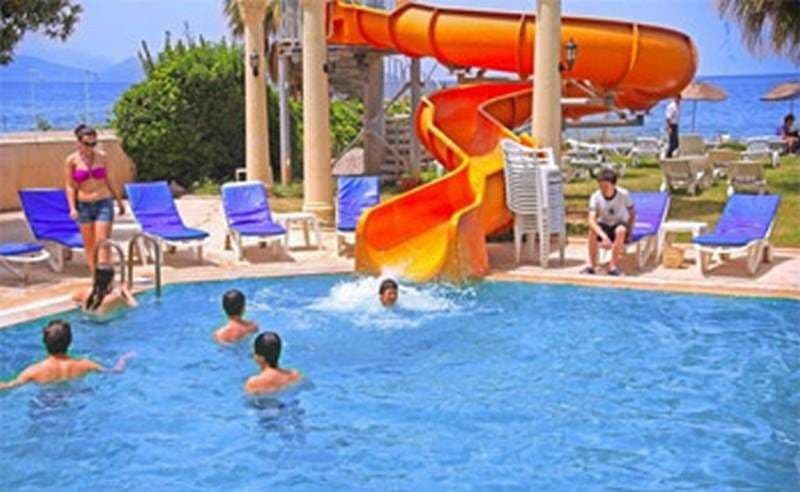 Nuova Beach Hotel
