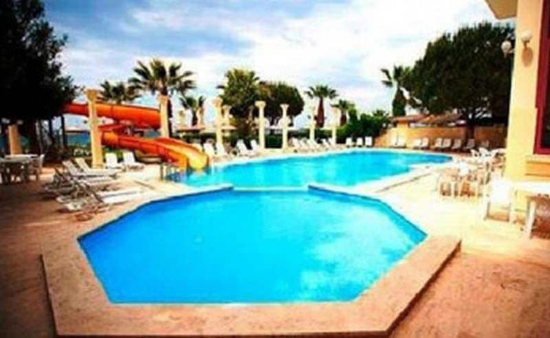 Nuova Beach Hotel