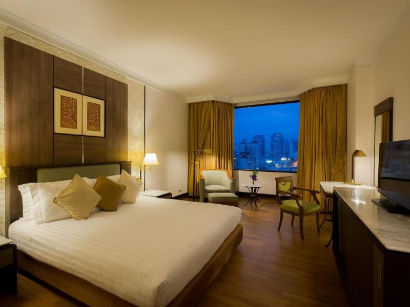 Chaophya Park Hotel