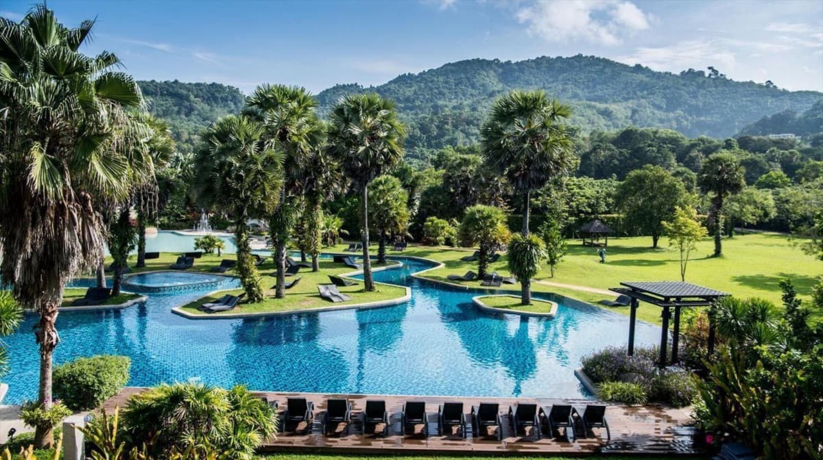 Naithonburi Beach Resort