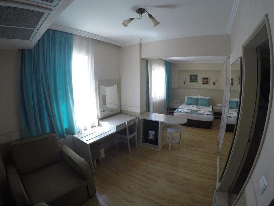 Almena Hotel