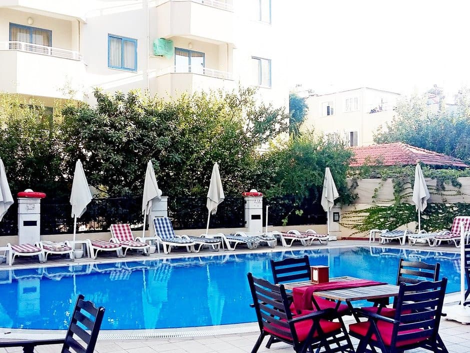 Almena Hotel