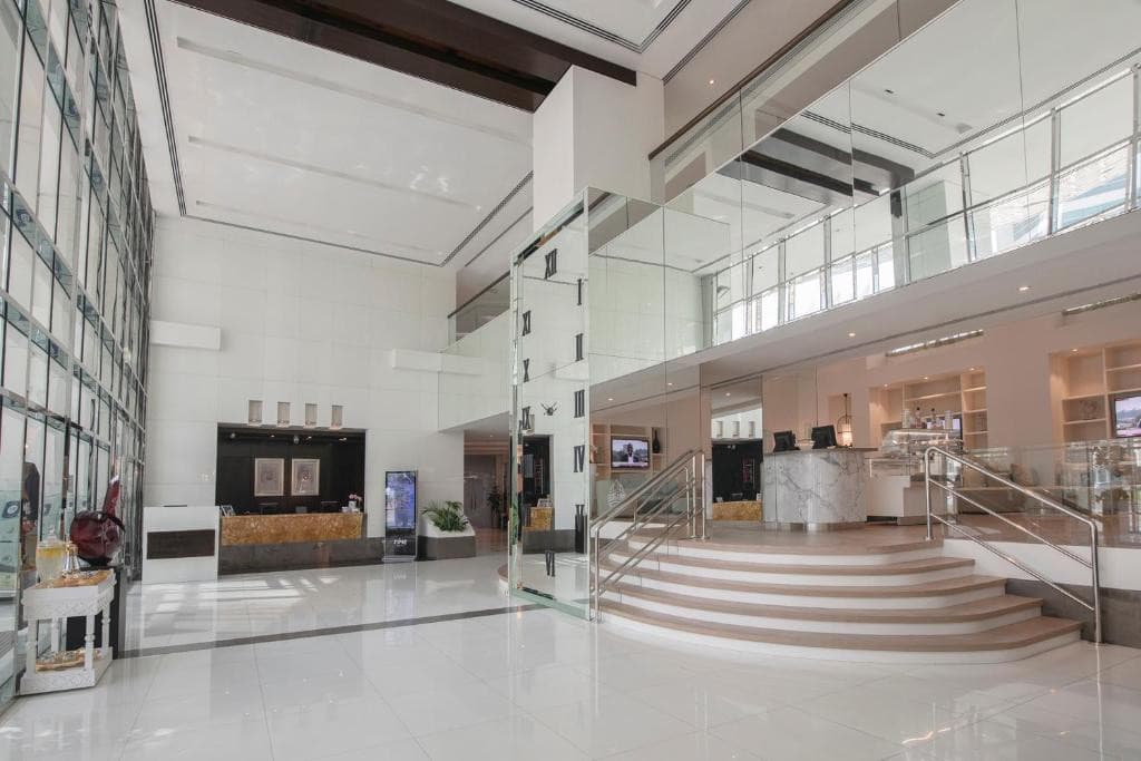 Time Oak Hotel & Suites