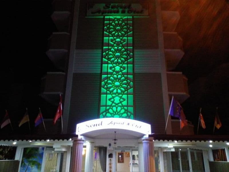 Send Deluxe Apart Hotel