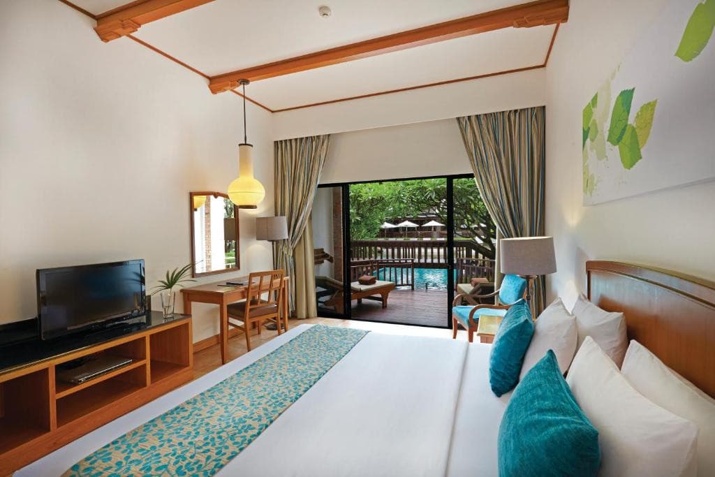 WOODLANDS HOTEL & RESORT