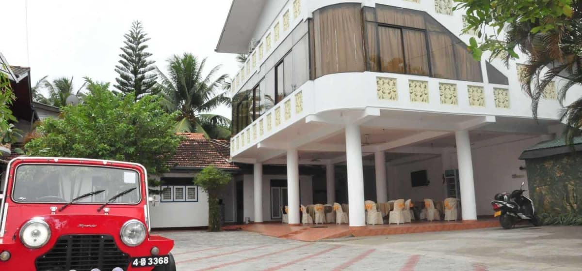 Crescent Resort