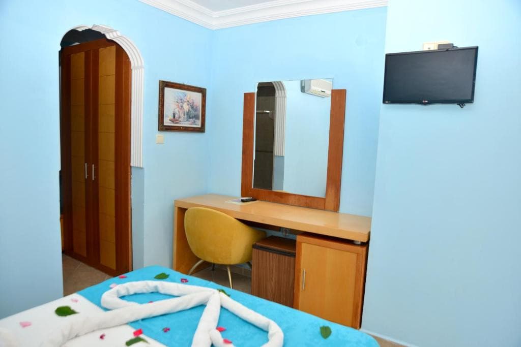 Temple Side Hotel