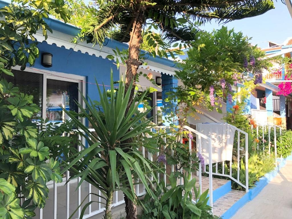 Temple Side Hotel