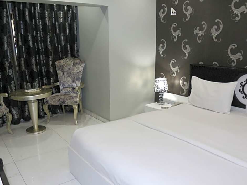 White Fort Hotel Dubai