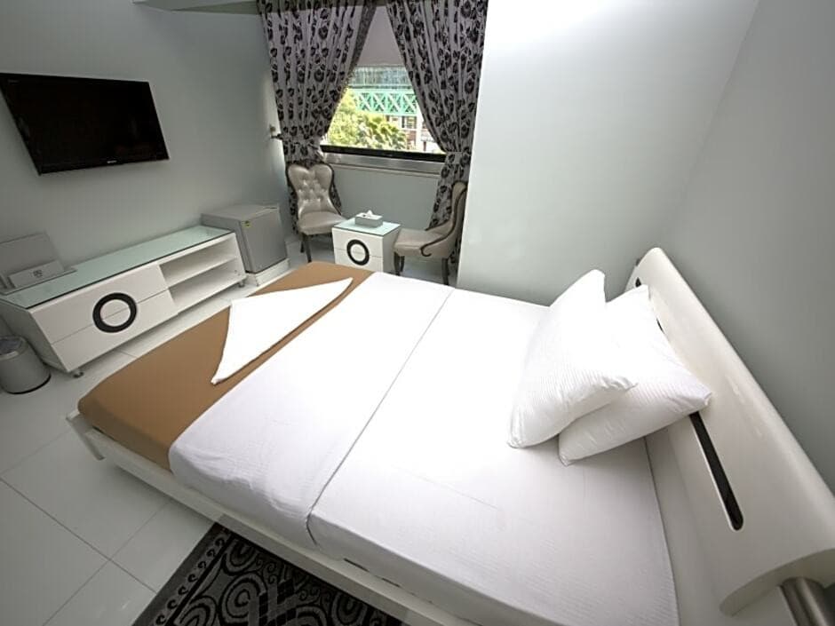 White Fort Hotel Dubai