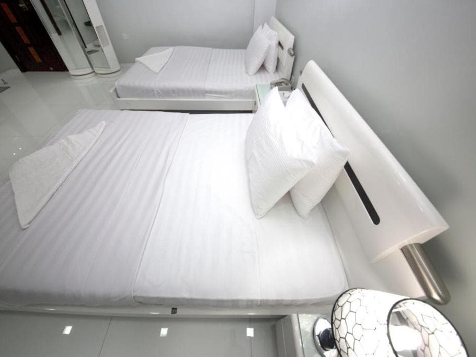 White Fort Hotel Dubai