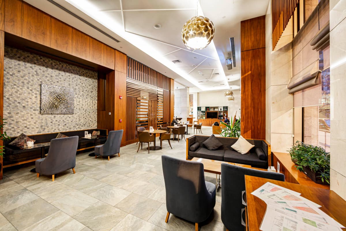 HOLIDAY INN
