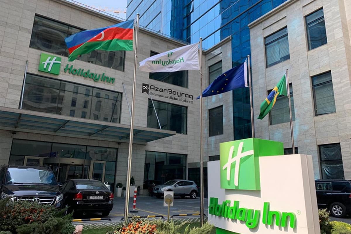HOLIDAY INN