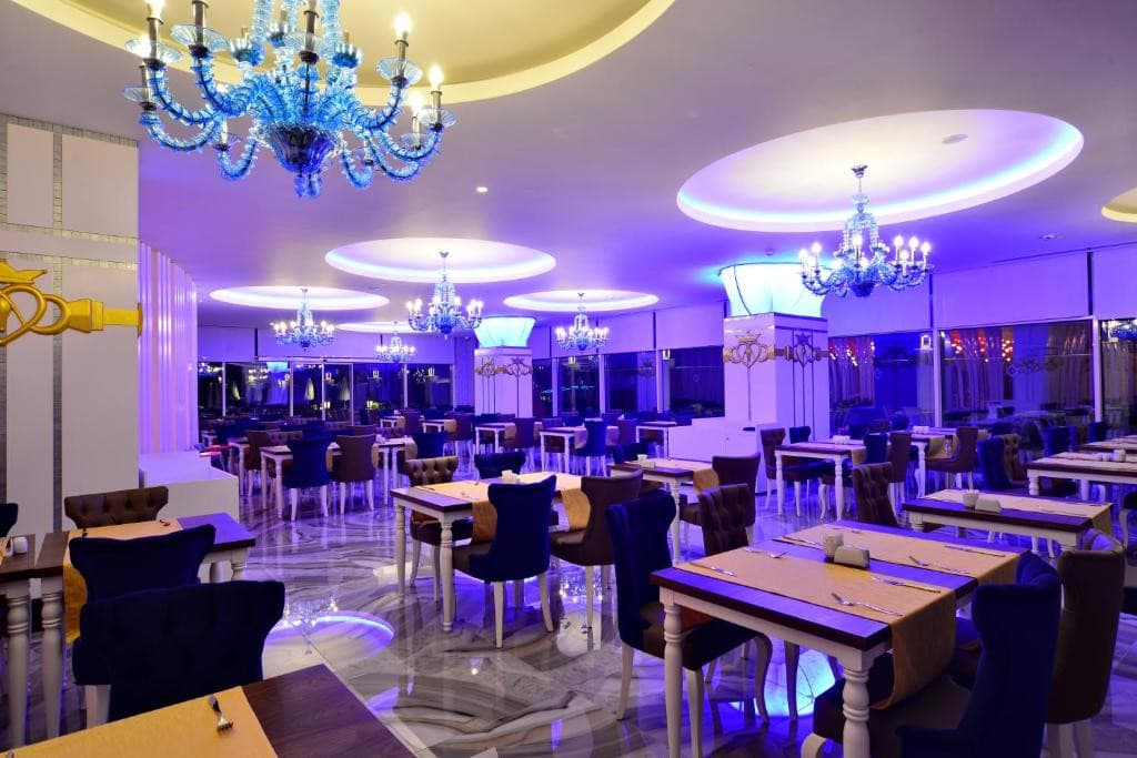 Azura Deluxe Resort & Spa