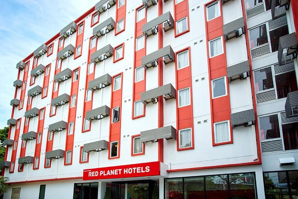 Red Planet Hotel