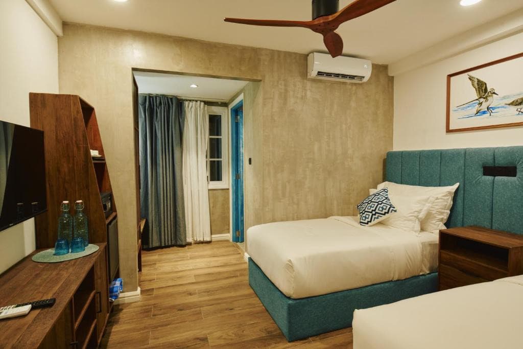 BEACH HOTEL DHIGURAH