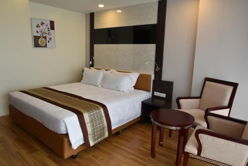 GOLDEN JOMTIEN BEACH HOTEL