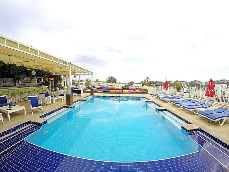 Sky Nova Suites Hotel