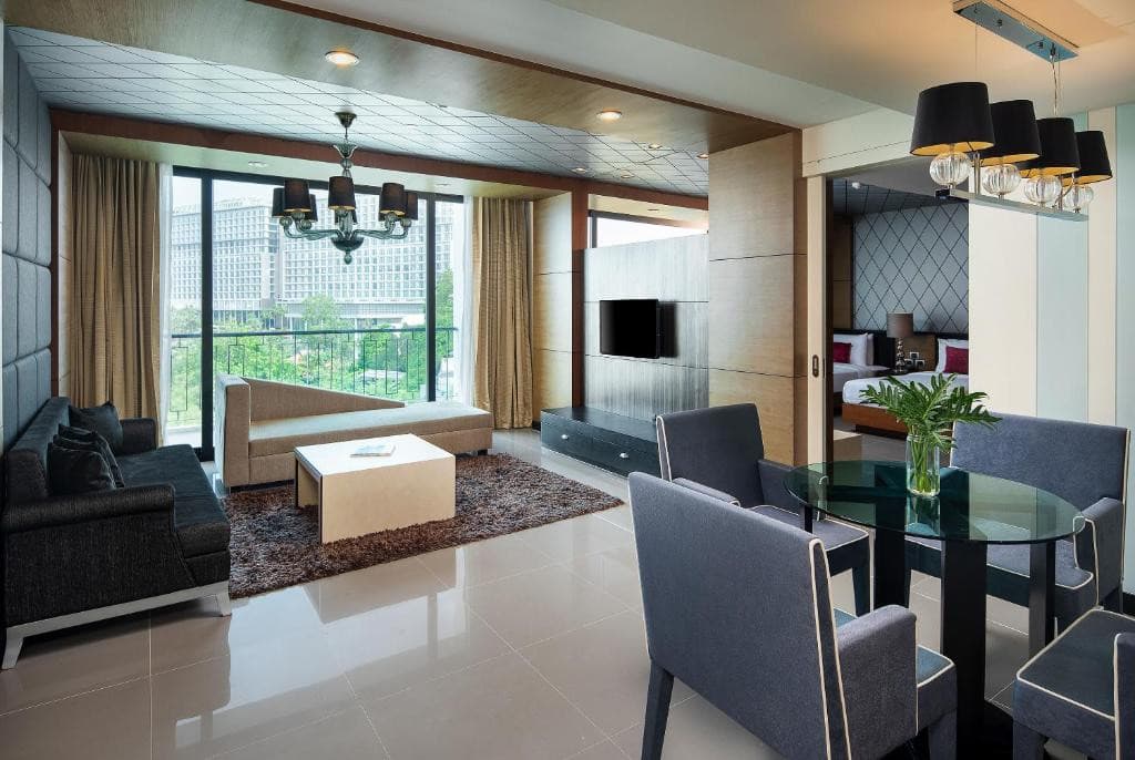 Way Hotel