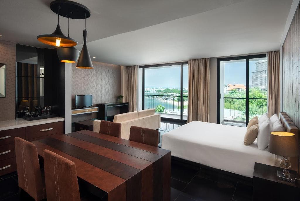 Way Hotel