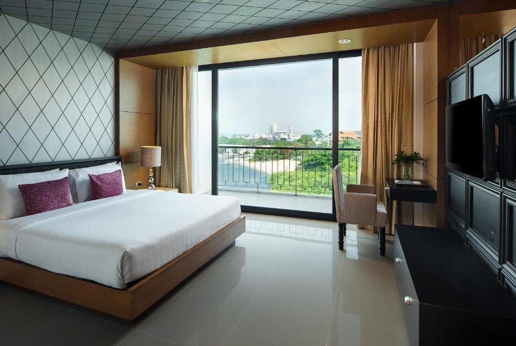 Way Hotel