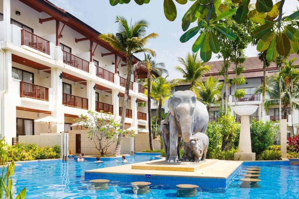 Apsara Beachfront Resort & Villa